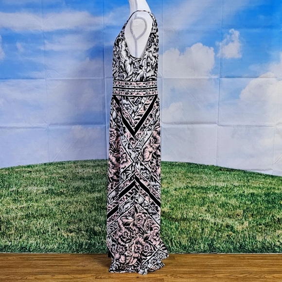 LONDON STYLE | SLEEVELESS FLOOR LENGTH FLORAL MAXI DRESS - Picture 6 of 15